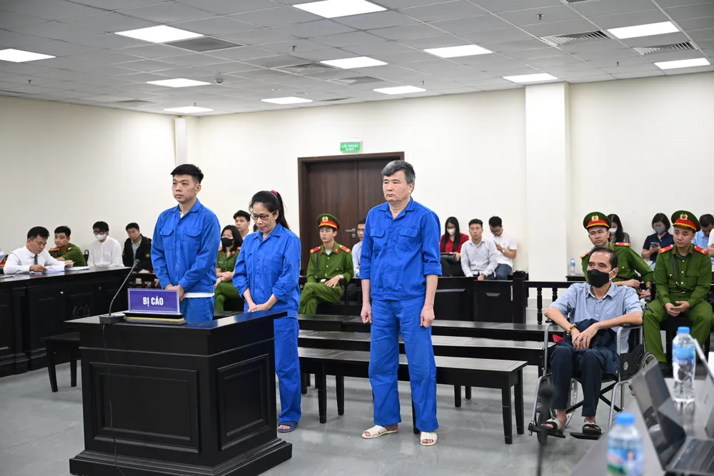 Các bị cáo tại phiên tòa. Ảnh: ĐỖ TRUNG DSC_5536.JPG