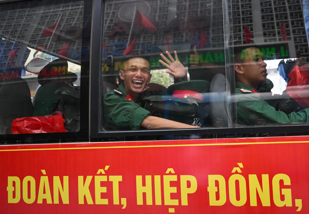 Thực hiện nhiệm vụ luyện tập sắp tới, các chiến sĩ đều bày tỏ niềm tự hào DSC_7660.JPG