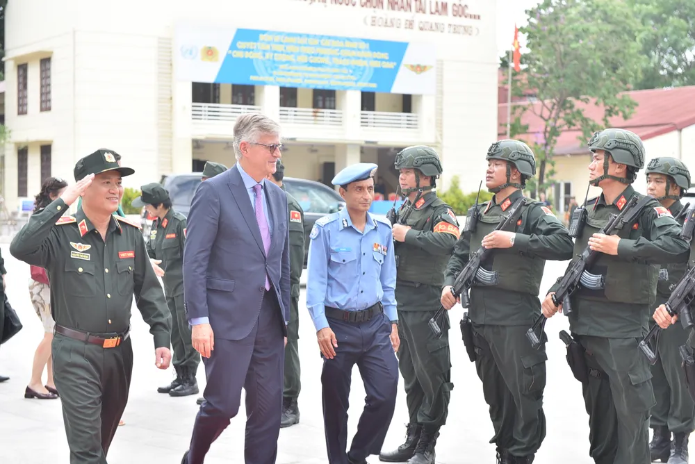 Ông Jean-Pierre Lacroix thăm, làm việc với Văn phòng Thường trực Bộ Công an về gìn giữ hòa bình Liên hợp quốc DSC_1778.JPG