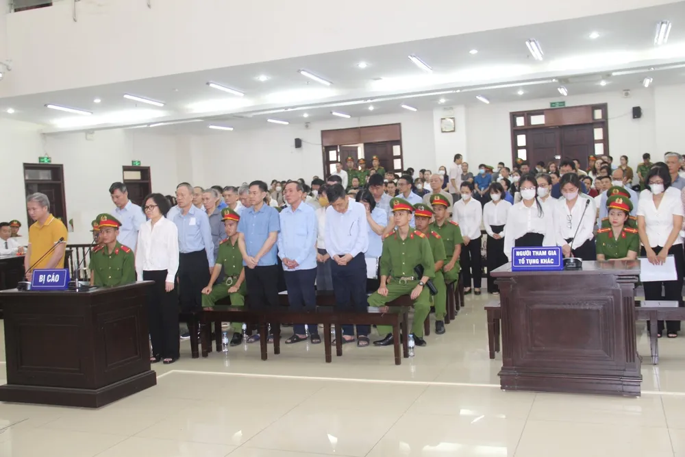 Các bị cáo tại phiên tòa phúc thẩm. Ảnh: GIA KHÁNH 76309696-ad1c-44eb-b532-5e9fa9a8.jpg