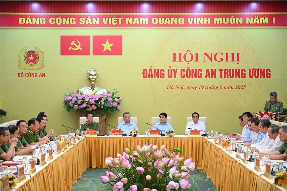 Quang cảnh hội nghị 33_1 quang canh.jpg