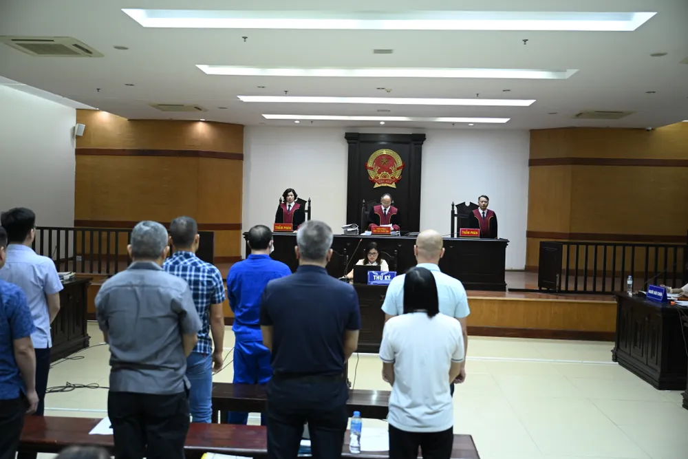 Các bị cáo tại phiên tòa phúc thẩm. Ảnh: ĐỖ TRUNG DSC_1098.JPG