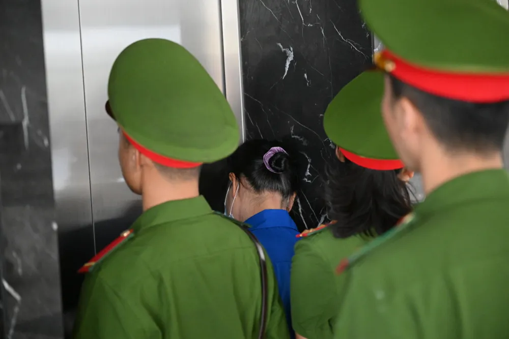 Hình ảnh các bị cáo trong vụ án Phúc Sơn hầu tòa sơ thẩm ở Hà Nội ảnh 6 DSC_1934.JPG