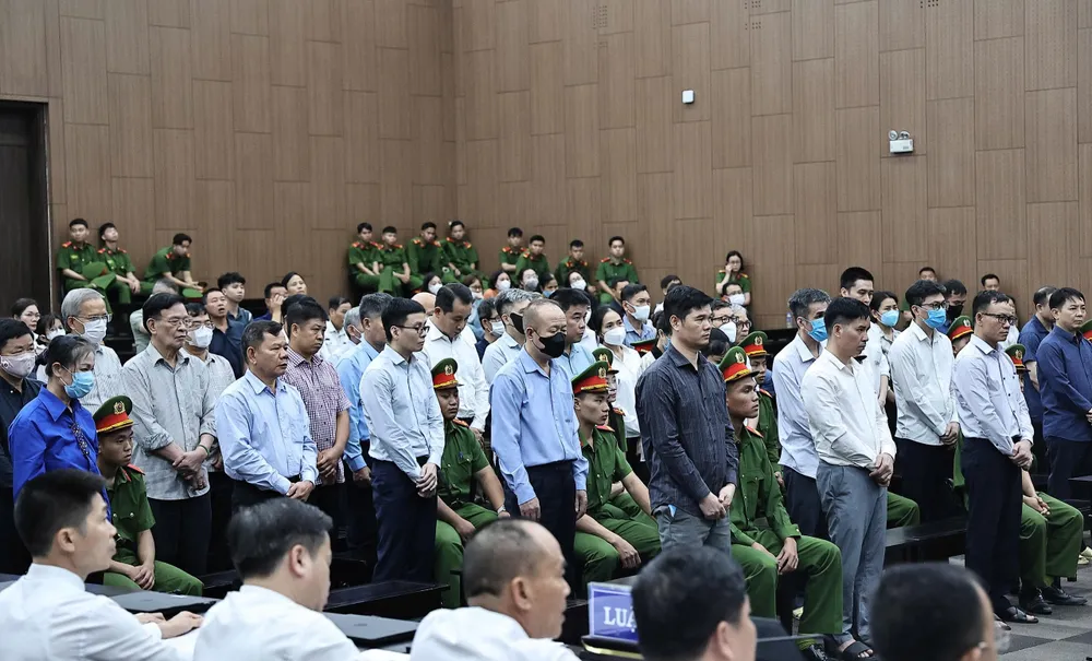 Các bị cáo tại phiên tòa z6737024395962_2a4eacf08f6d805346c0d56e7662de86.jpg