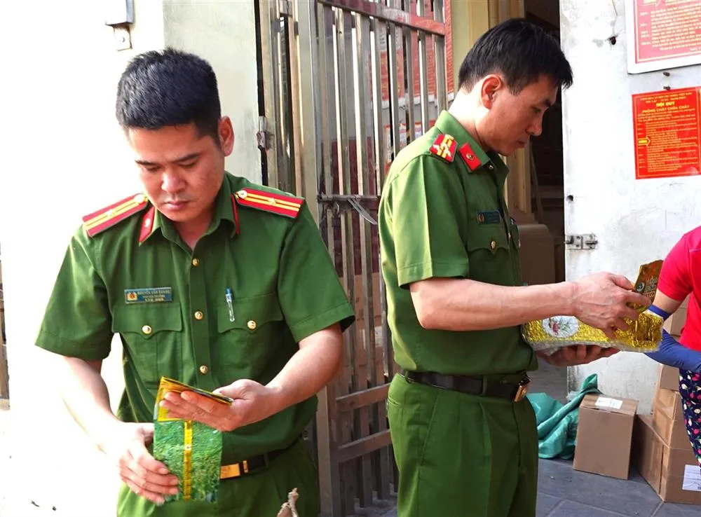 Cơ quan công an khám xét cơ sở sản xuất chè của Đinh Văn Vương tại huyện Yên Khánh, tỉnh Ninh Bình 630_dsc05453.jpg