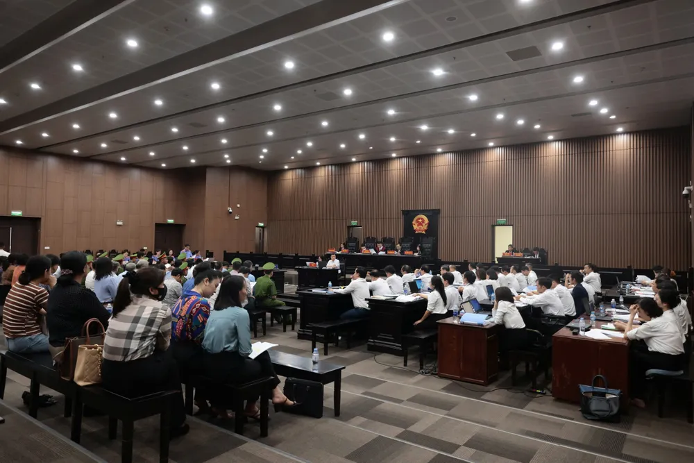 Quang cảnh phiên tòa quang canh.jpg