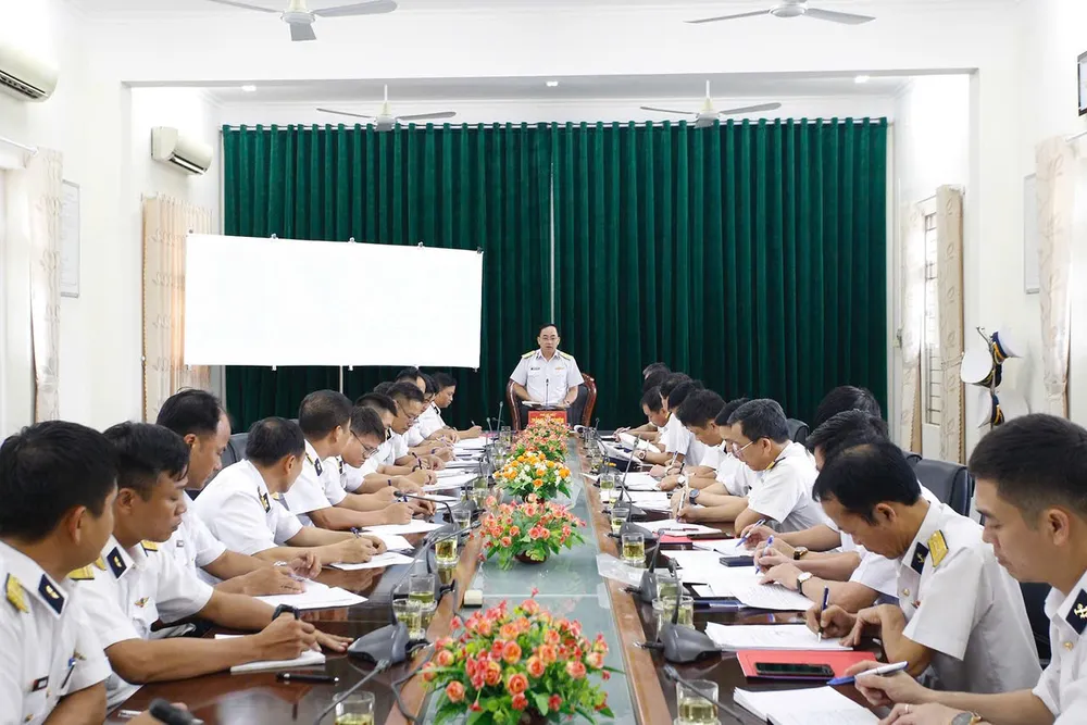 Quang cảnh buổi làm việc. Ảnh: QUÂN CHỦNG HẢI QUÂN 2572.jpg