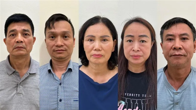 Các đối tượng: Nguyễn Thanh Phong, Đinh Quang Minh, Nguyễn Thị Minh Hải, Lê Thị Hiên, Cao Văn Trung (từ trái qua). Ảnh: BỘ CÔNG AN a8-957-6431-1264-5978.jpg