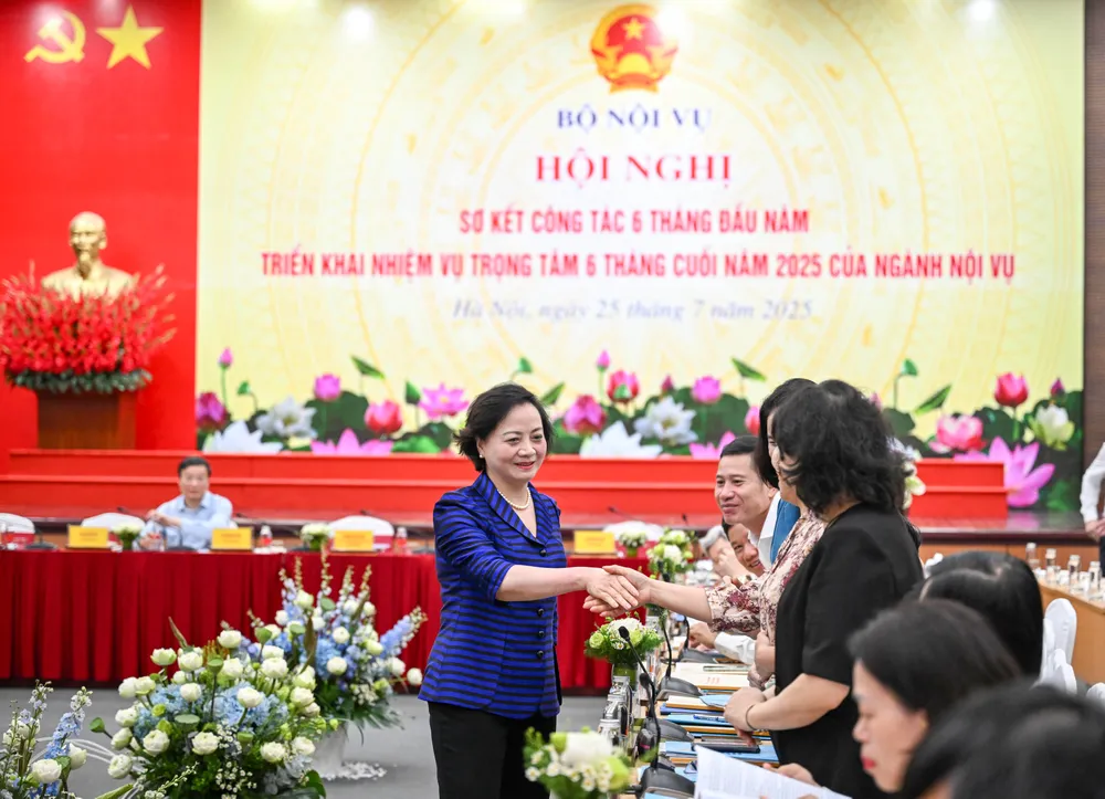 Bộ trưởng Phạm Thị Thanh Trà và các đại biểu dự hội nghị. Ảnh: ĐỖ TRUNG DSC_0418.JPG