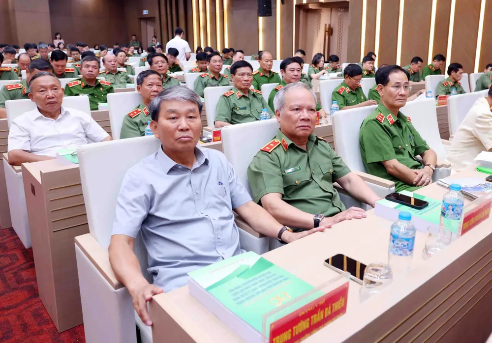 Các đại biểu dự hội thảo. Ảnh: PHẠM KIÊN z6873132209781_6bf89ae2158932a9482fa41e9415a8e7.jpg