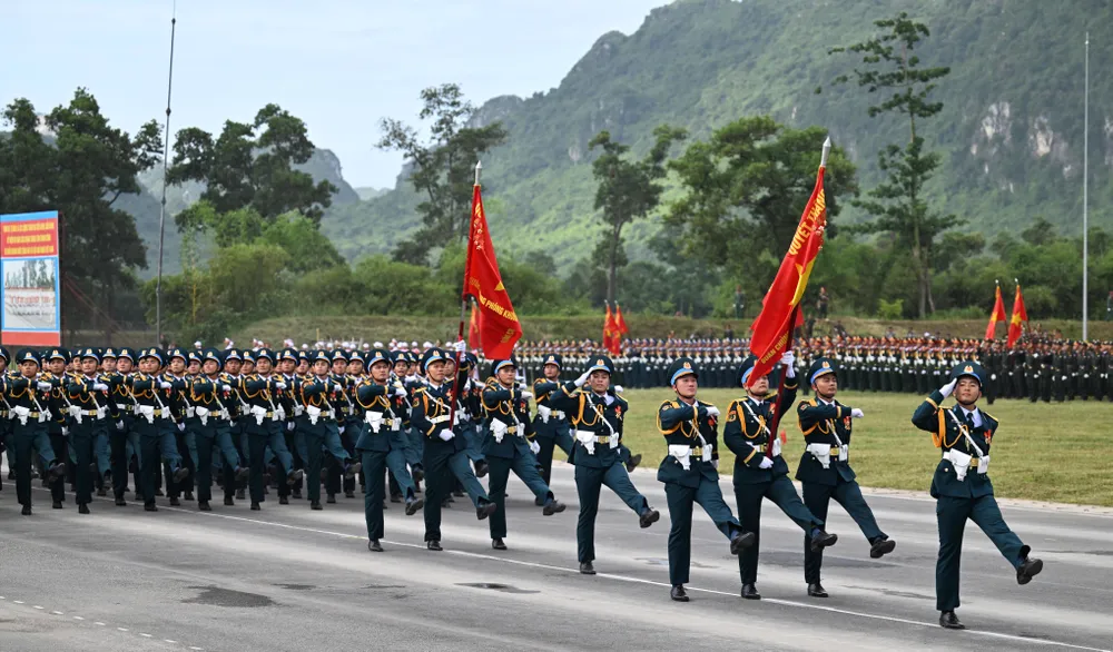 Khối nam Phòng không Không quân DSC_4808.JPG