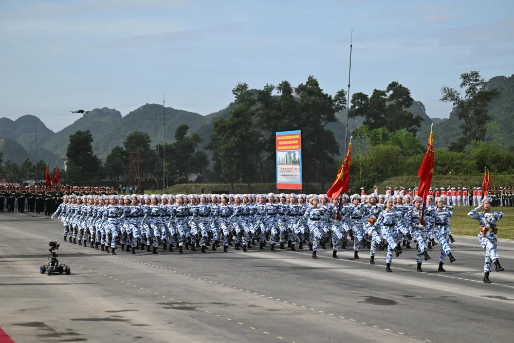 Khối nữ sĩ quan quân y với trang phục nổi bật DSC_5103.JPG