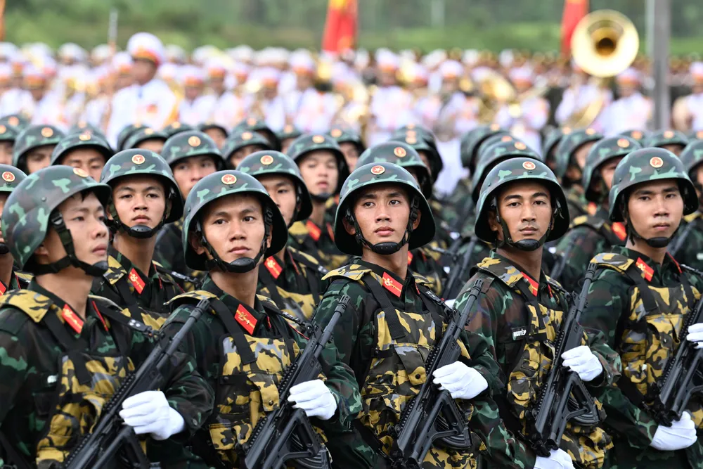 Theo lãnh đạo Tiểu ban diễu binh, diễu hành, cuộc tổng hợp luyện lần thứ 2, các khối đã đi đều, đẹp hơn lần thứ nhất rất nhiều DSC_5832.JPG