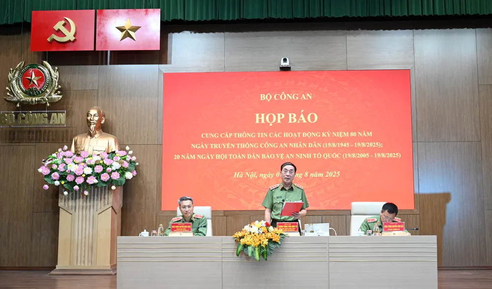 Thứ trưởng Bộ Công an Trần Quốc Tỏ chủ trì họp báo. Ảnh: ĐỖ TRUNG DSC_5977.JPG