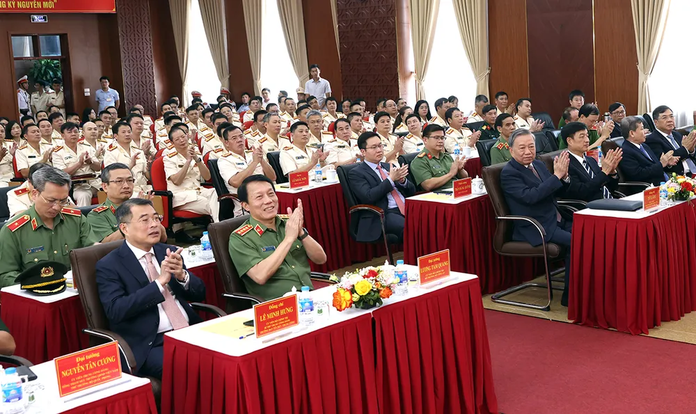 Các đại biểu dự hội nghị K_HA3989.JPG