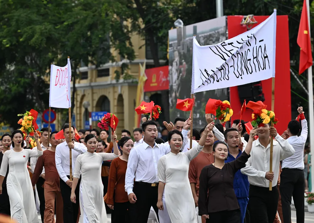 Công an TP Hà Nội tái hiện những ngày đầu cách mạng tham gia bảo vệ nhân dân giành lại chính quyền DSC_0566.JPG