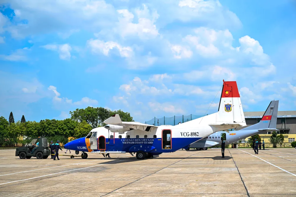 យន្តហោះនេះអាចផ្ទុកយានជំនិះយោធាបានដោយសារការផ្ទុកទំនិញដ៏ធំរបស់វា។ DSC_1198.JPG