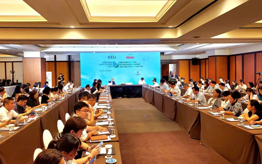 Quang cảnh Diễn đàn. Ảnh: HÀ NGUYỄN z6906540892979_776e7073e62e00caa08cd7a58cce935d.jpg