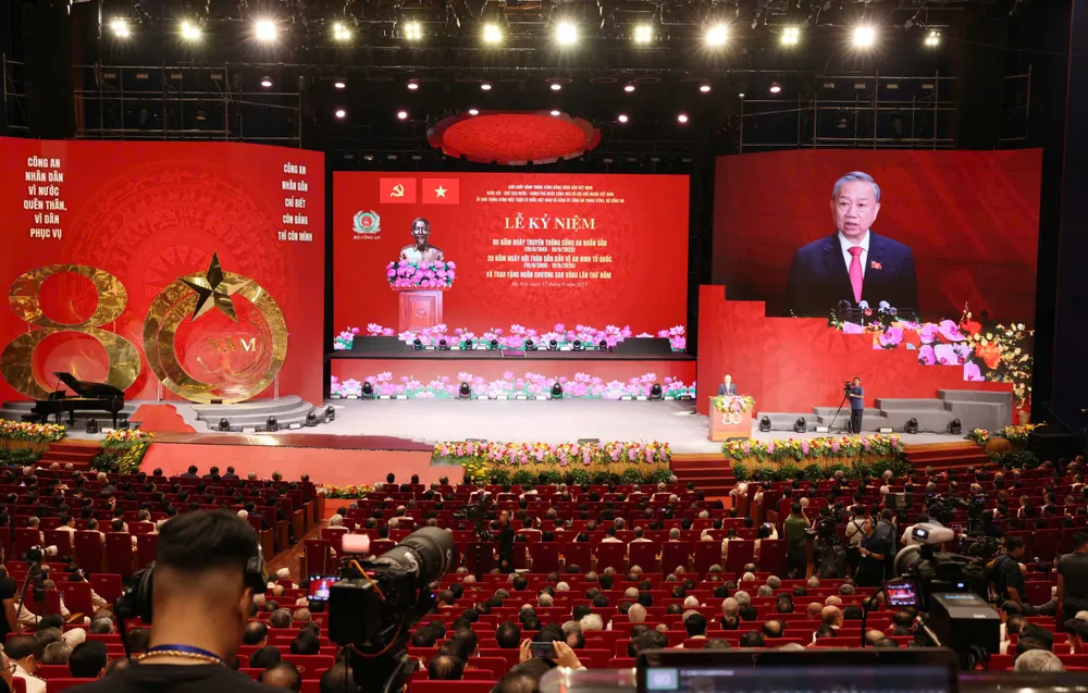 Quang cảnh buổi lễ kỷ niệm. Ảnh: QUANG PHÚC z6915357064874_da647ce4a365e09e142e8f238106163b.jpg