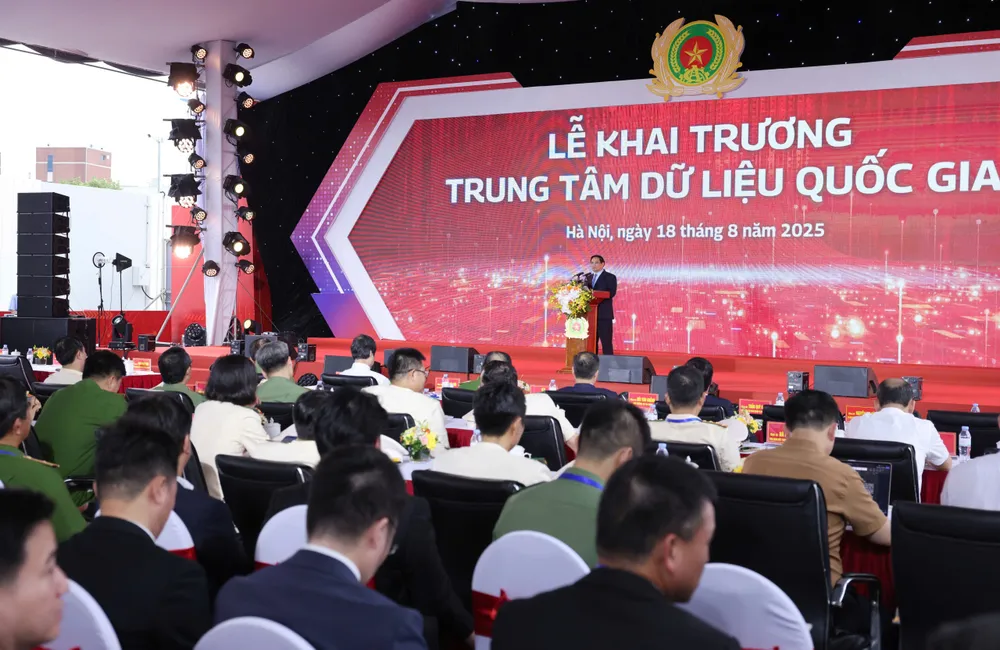 Szene der Eröffnungszeremonie des Nationalen Datenzentrums. Foto: VIET CHUNG z6919720571386_c433cb7d430187cbefd096b1f474669a.jpg