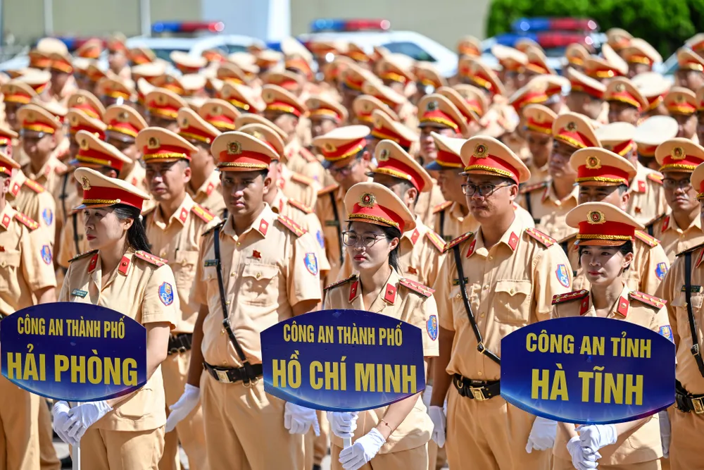 Trong số đó, Công an TPHCM tăng cường cho Hà Nội 20 chiến sĩ cảnh sát giao thông DSC_9915.JPG