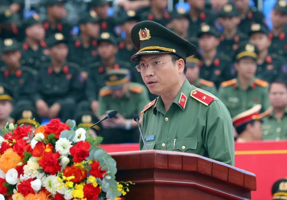 Thiếu tướng Nguyễn Quốc Toản, Chánh Văn phòng Bộ Công an báo cáo tại buổi lễ 12.jpg