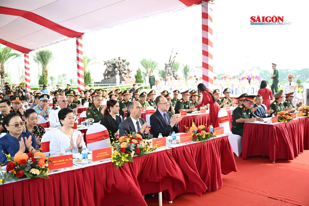 Quang cảnh buổi lễ. Ảnh: ĐỖ TRUNG DSC_2864.jpg