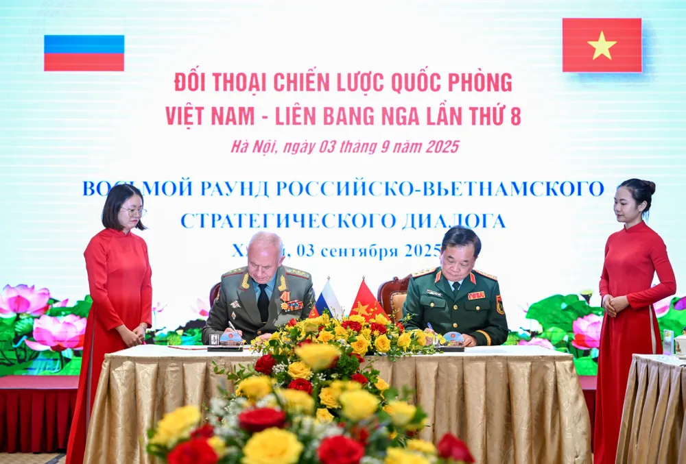 Kết thúc đối thoại, Bộ Quốc phòng 2 nước ký biên bản ghi nhớ. Ảnh: ĐỖ TRUNG DSC_0146.JPG