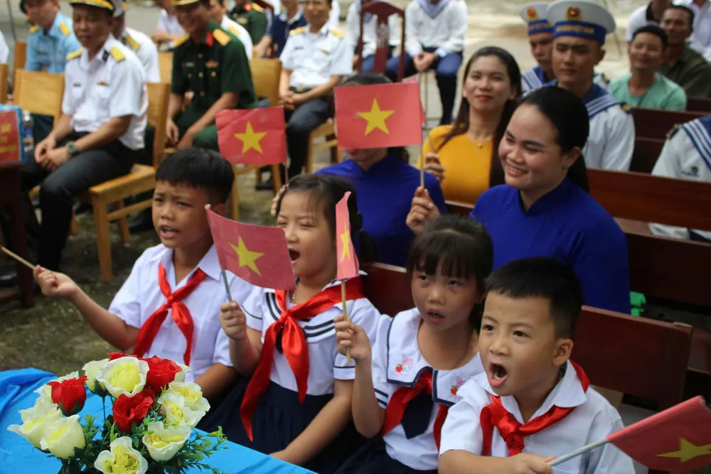 Ánh mắt trẻ thơ năm học mới ánh mắt trẻ thơ năm học mới.jpg