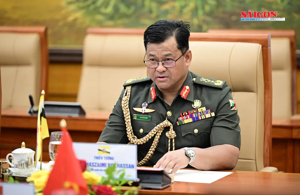 Thiếu tướng Dato Paduka Seri Haji Muhammad Haszaimi tại cuộc hội đàm. Ảnh: ĐỖ TRUNG DSC_2248.jpg