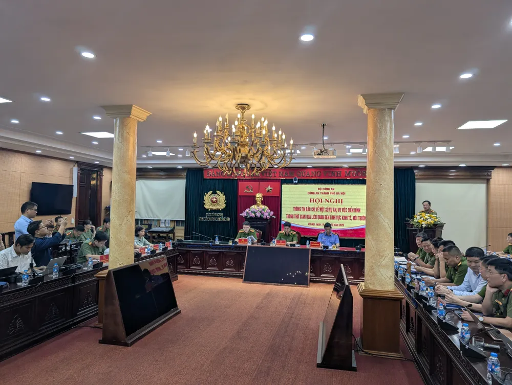 Quang cảnh hội nghị cung cấp thông tin. Ảnh: ĐỖ TRUNG PXL_20251014_070025246.jpg