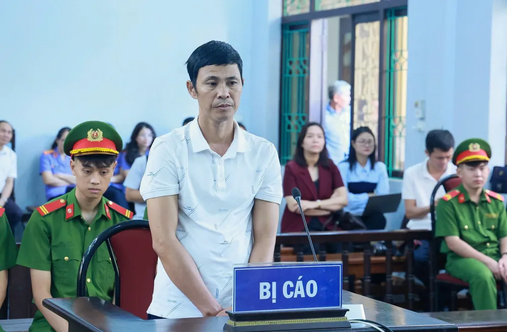 Bị cáo Thái Khắc Thành tại phiên tòa Thái Thành.jpg