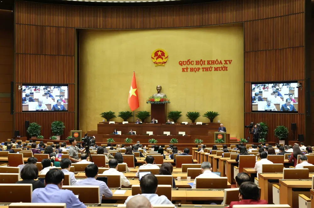 Quang cảnh phiên làm việc của kỳ họp thứ 10, Quốc hội khóa XV, sáng 27-10. Ảnh: QUANG PHÚC z7158918791111_2fd286b96601b9d67299ed54df466dd4.jpg