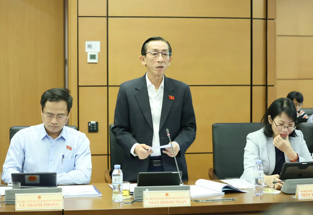 Trần Hoàng Ngân.jpg