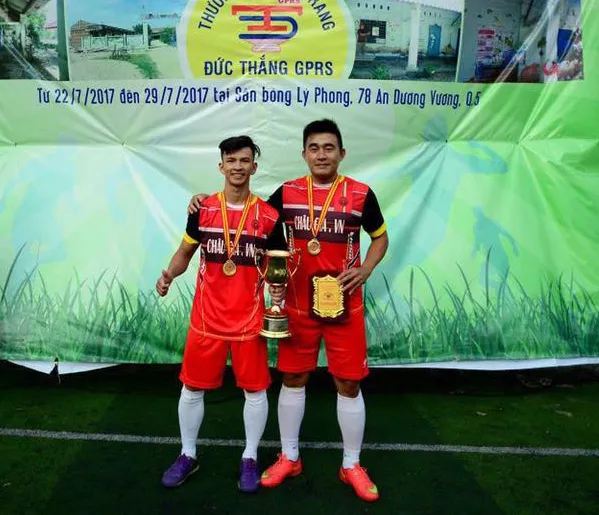 Tuấn Vinh – Từ siêu phủi, cầu thủ chuyên nghiệp tới ông chủ quán lẩu ảnh 1