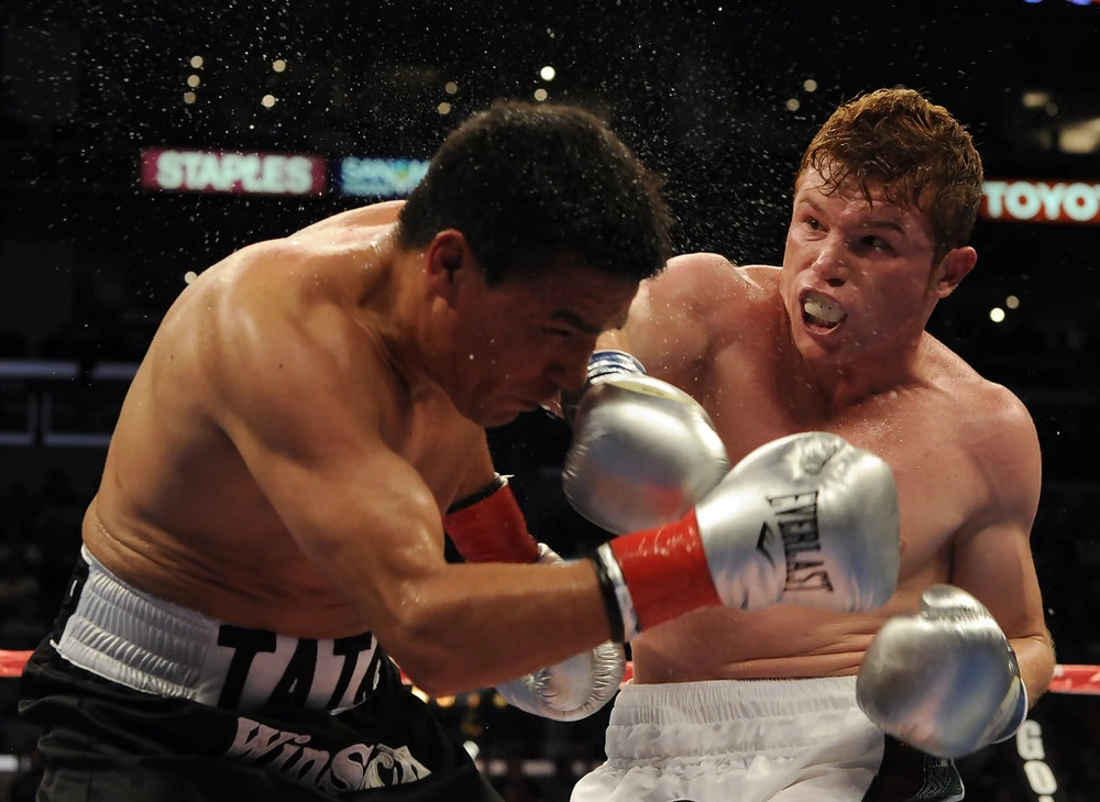 Canelo Alvarez (phải) muốn thắng knock-out Gennady Golovkin