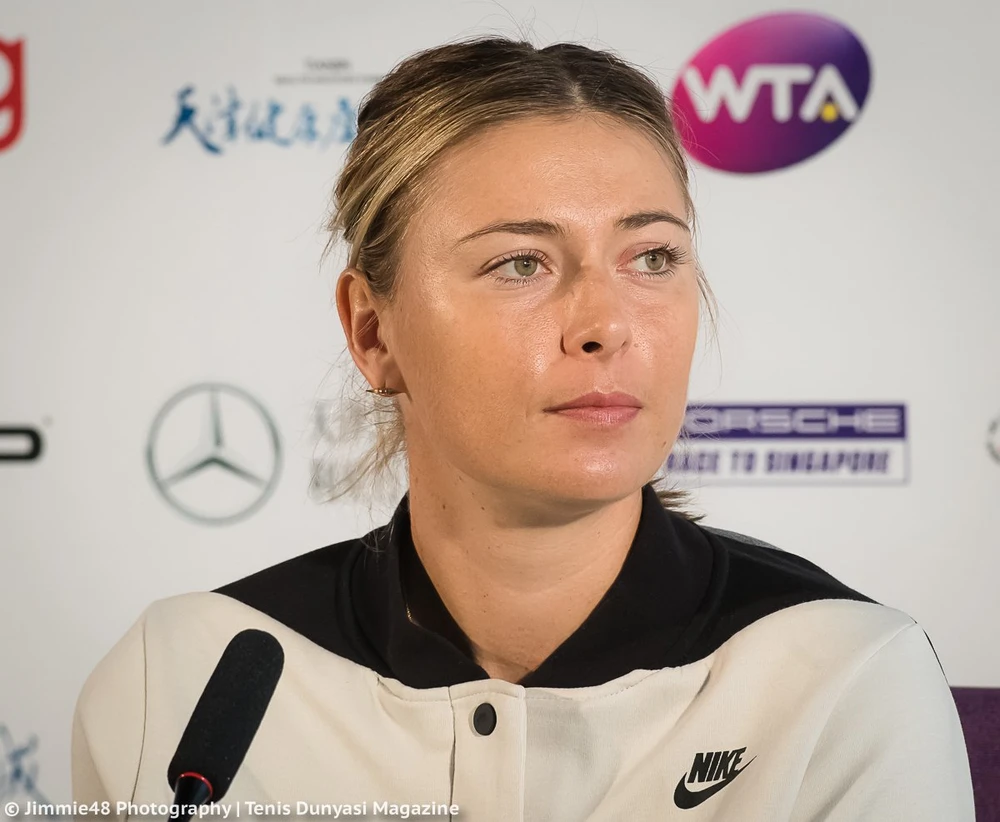 Maria Sharapova trong buổi họp báo sau khi lọt vào bán kết Tianjin Open