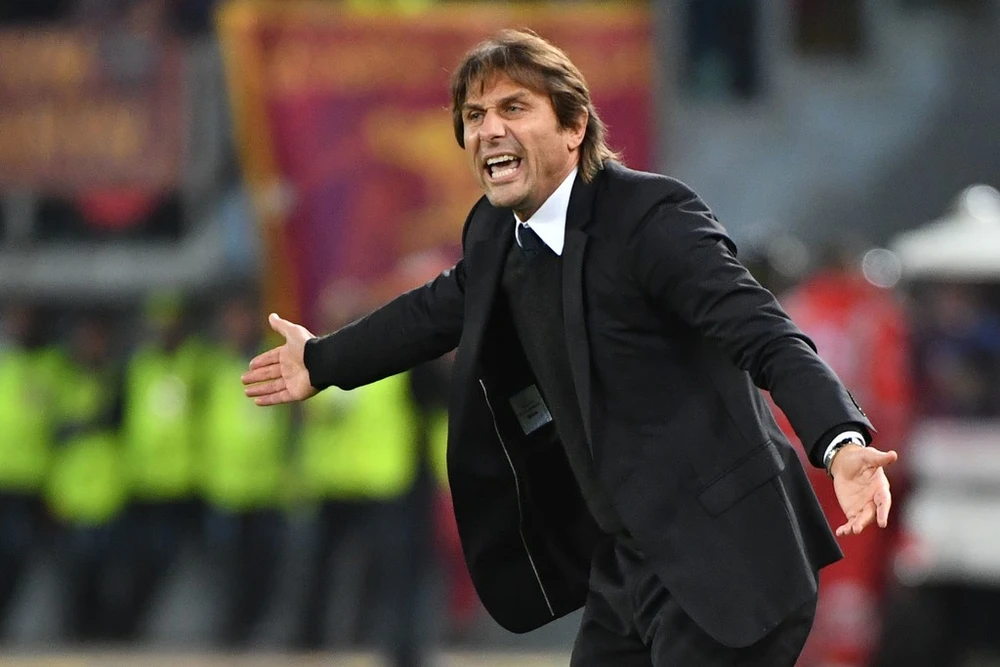 Antonio Conte bực mình với màn trình diễn của các học trò trong hiệp 2