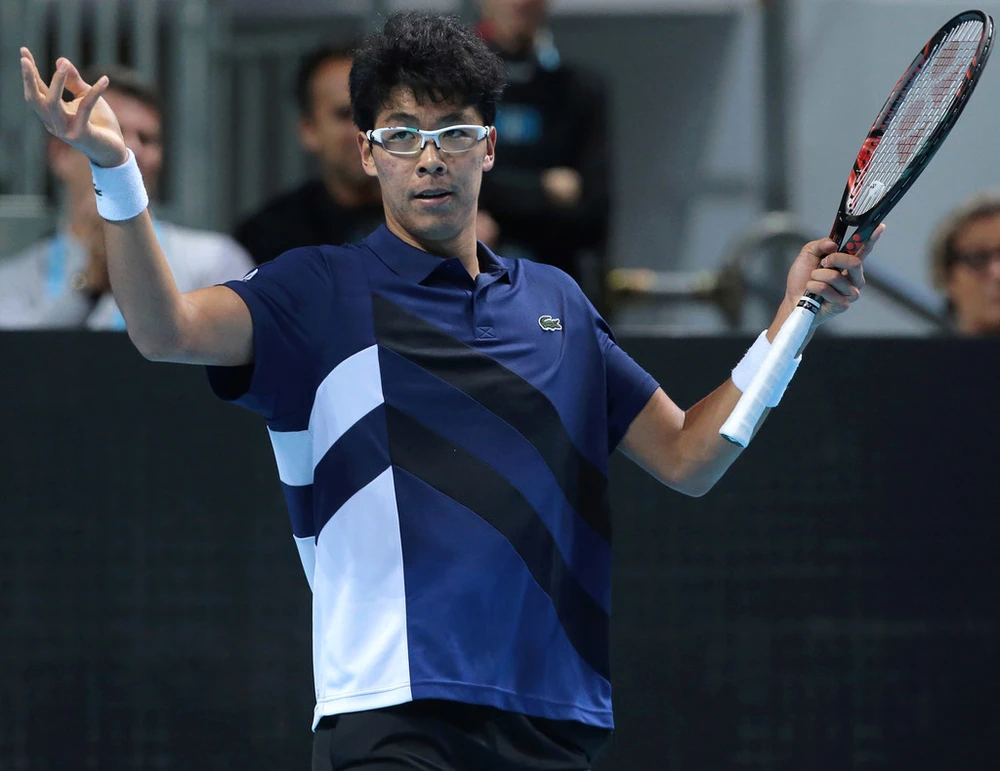 "Soái ca" Hyeon Chung vào bán kết