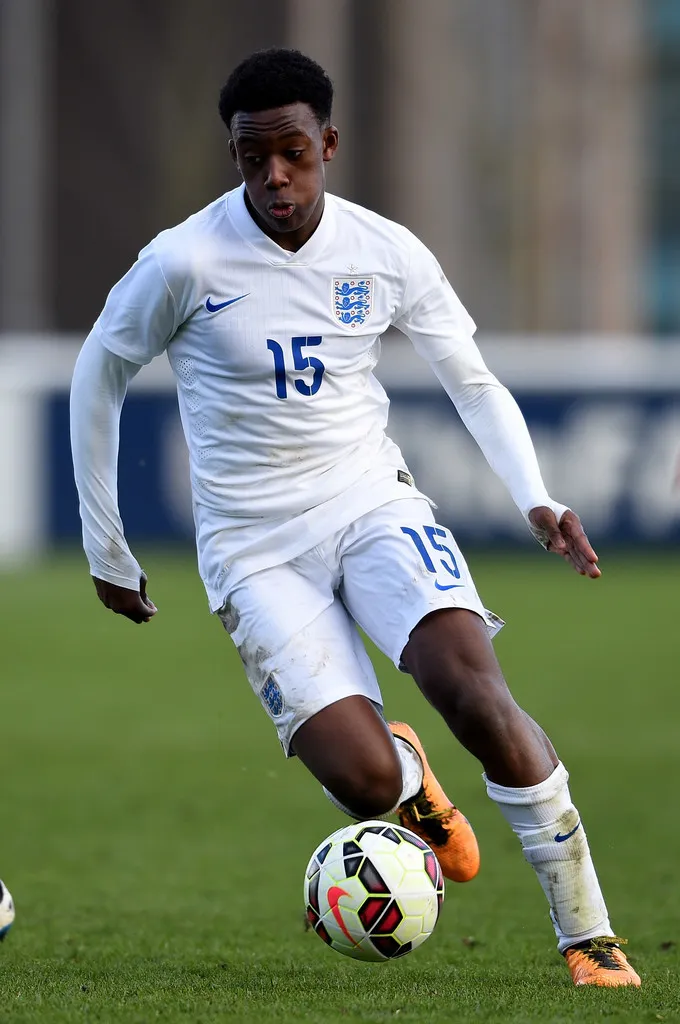 Người hùng U17 World Cup ký hợp đồng chuyên nghiệp đầu tiên với Chelsea ảnh 1 Người hùng U17 World Cup ký hợp đồng chuyên nghiệp đầu tiên với Chelsea ảnh 1