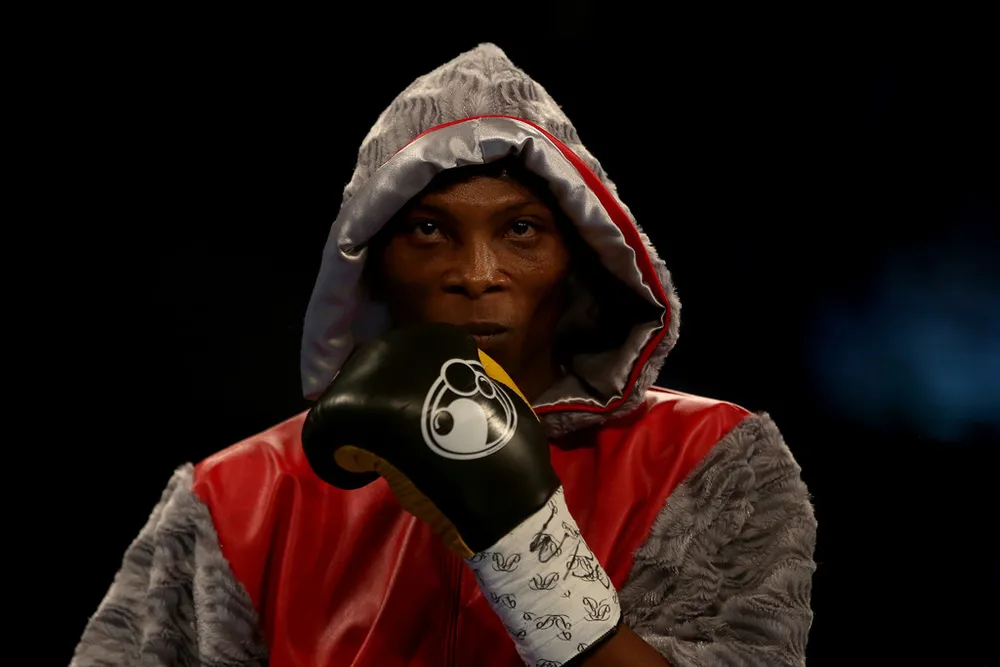 Zolani Tete giữ ngôi VĐTG bằng cú knock-out chỉ sau 11 giây