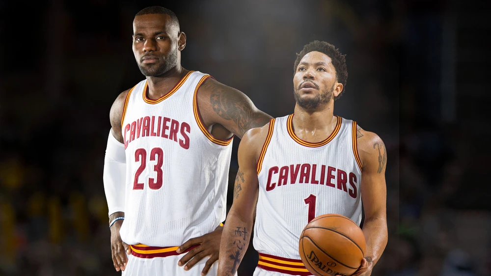 LeBron James (trái) và Derrick Rose hiếm khi sát cánh cùng nhau trong mùa này