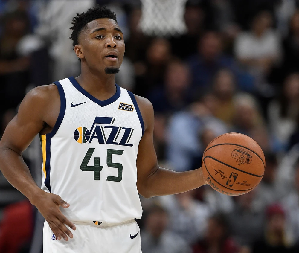 Donovan Mitchell đã ghi được 41 điểm, giúp Jazz đánh bại Pelicans