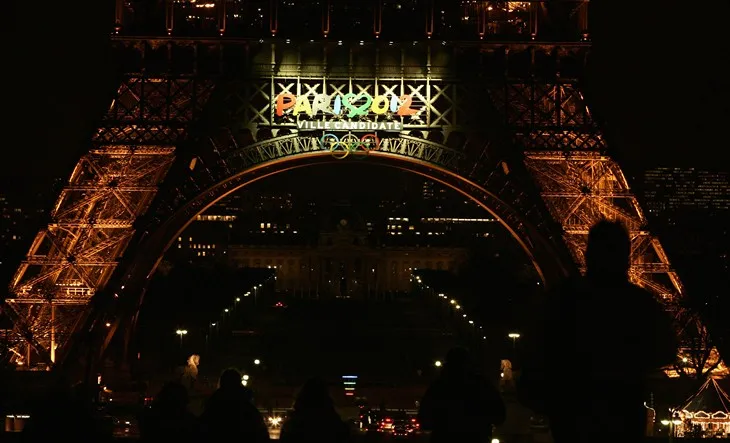 Tháp Eiffel và duyên nợ với Ronaldo, với thể thao ảnh 5 Tháp Eiffel và duyên nợ với Ronaldo, với thể thao ảnh 5