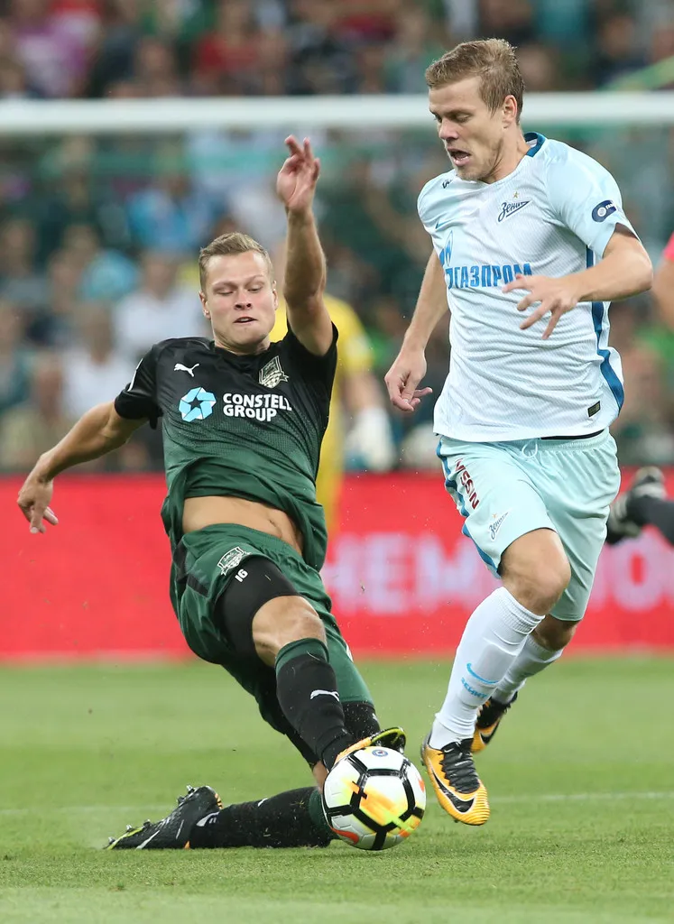 Học trò của Mancini… bắn súng trong đám cưới đồng nghiệp ảnh 3