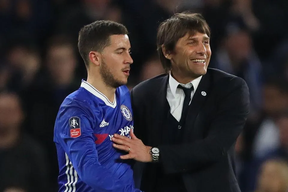 Conte (phải) muốn Hazard ghi bàn nhiều hơn