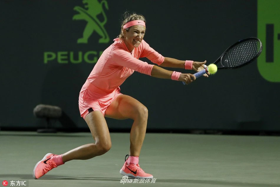 Victoria Azarenka trong trận thắng Karolina Pliskova của CH Séc