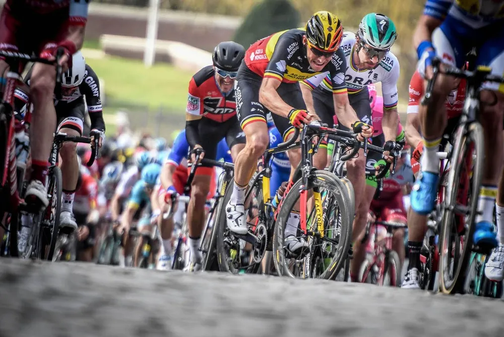 Xe đạp: Ám ảnh với đường đua Dwars door Vlaanderen ảnh 3