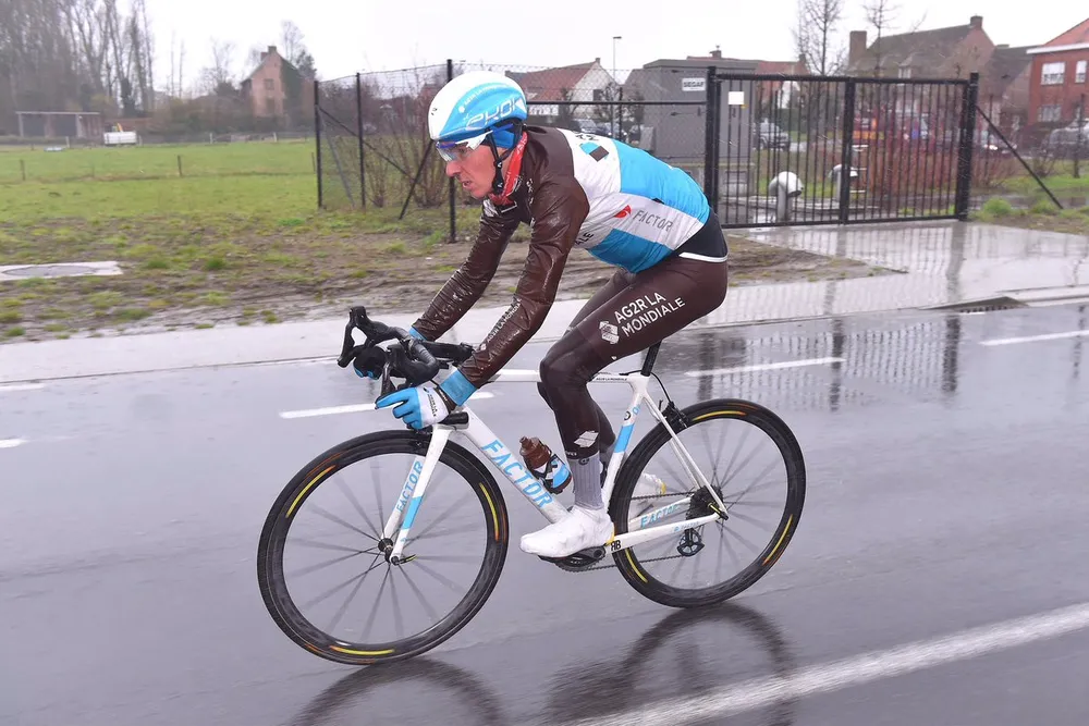 Xe đạp: Ám ảnh với đường đua Dwars door Vlaanderen ảnh 2