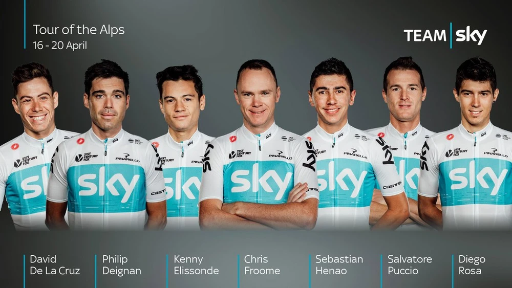 Chris Froome (giữa) vẫn đóng vai trò hạt nhân trong đội đua Sky